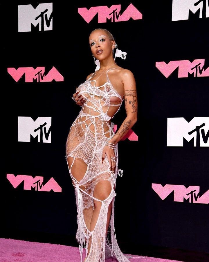 Bir gecədə 9 mükafata layiq görüldü - FOTOLAR